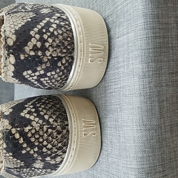 Stuart Weitzman Nuggets snake print slip-on sneaker women's 8.5 - Picture 10 of 12